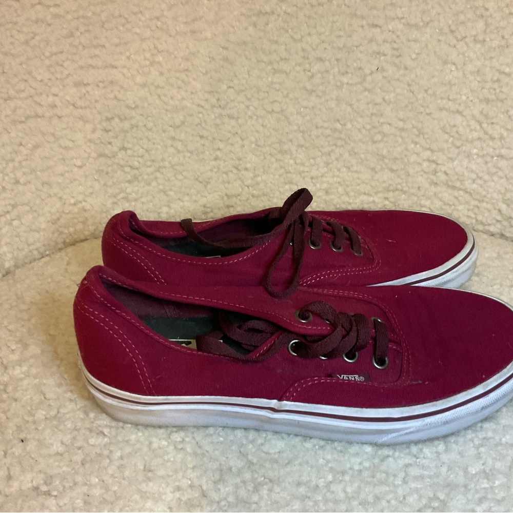Vans- maroon, women’s 7